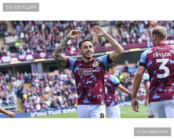 从数据看变化:曼联三月场均跑动距离较二月提升8% 从数据看变化:曼联三月场均跑动距离较二月提升8%